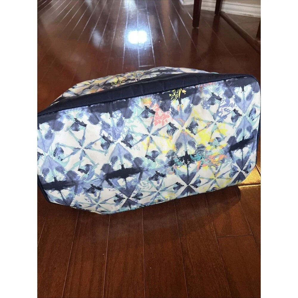 Ivivva Lululemon Athletic Gym Sport Tote Travel With‎ Overnight Weekender Bag